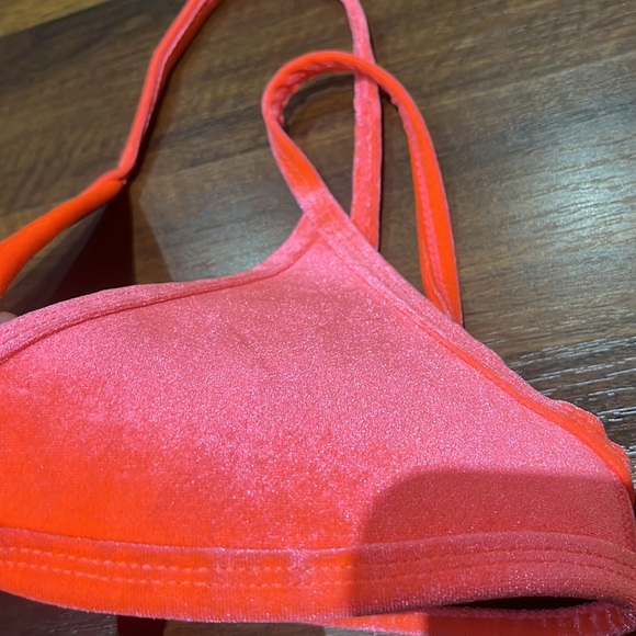 Hoaka bikini top and bottom - Picture 8 of 12